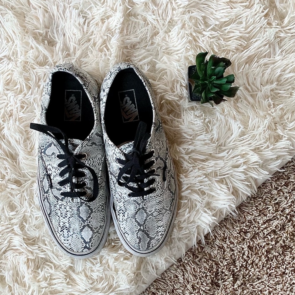 Snakeskin Pattern Black and White Laced Vans